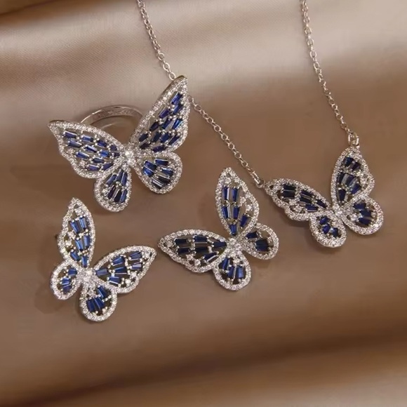 Butterfly Blue Stainless Steel Waterproof Crystal Ring - Picture 2 of 5